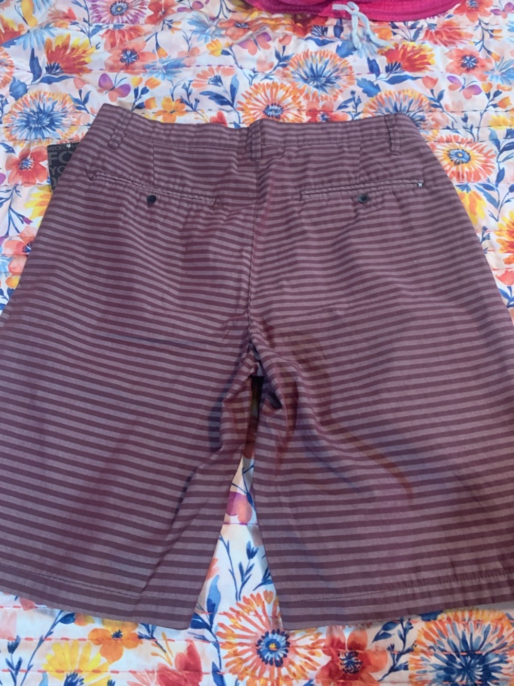Hurley - Picture 4 of 4
